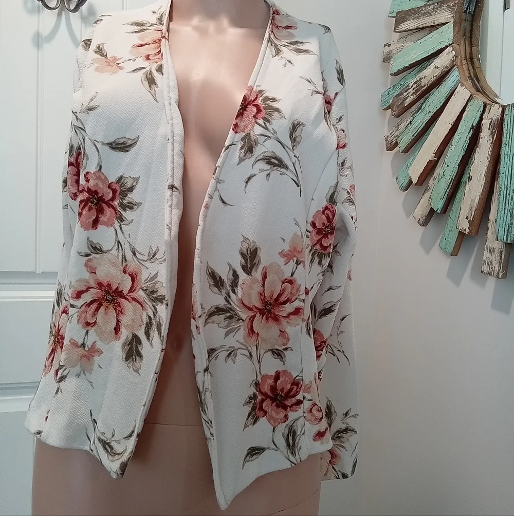 2-$10... Uno Love Floral Open-Front Women's Jacket Size M